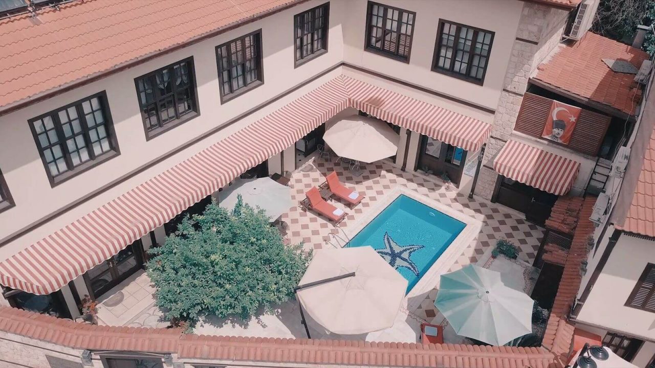 patio with a swimming pool and restaurant  Eski Masal Hotel | Antalya Kaleici 