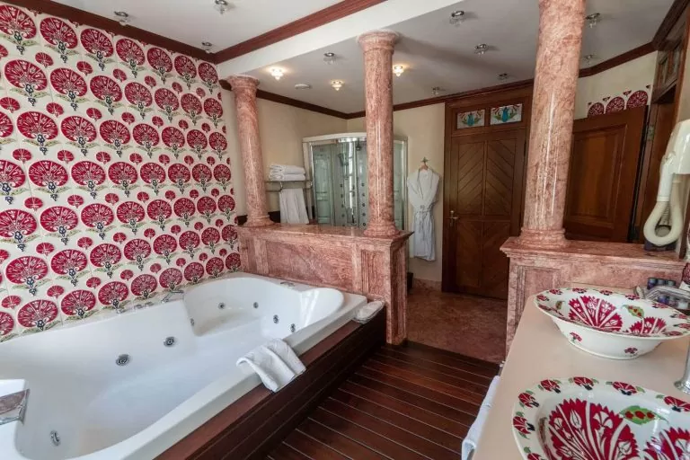 Ottoman Suite