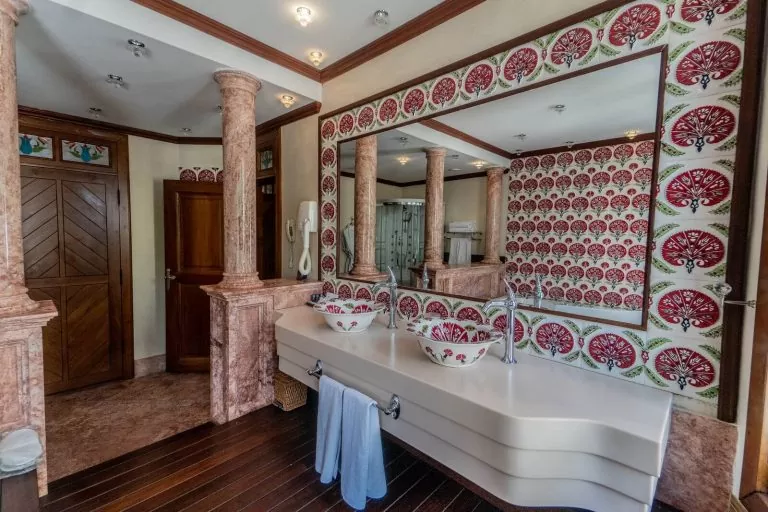 Ottoman Suite