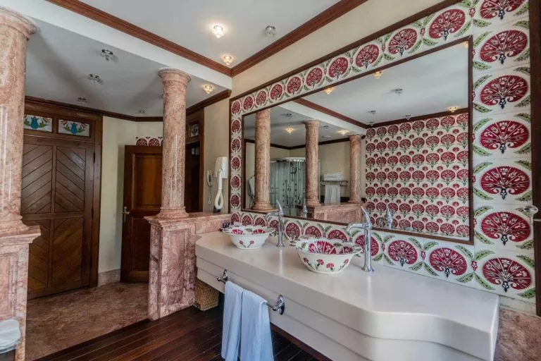 Ottoman Suite