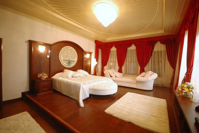 Ottoman Suite